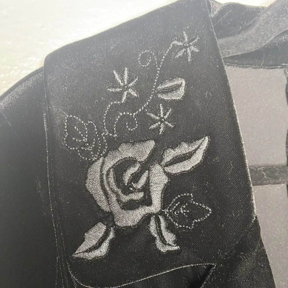 White Stag Vtg Y2k Black Velour Jacket Embroidered Beaded Collar SZ Small - Picture 5 of 12